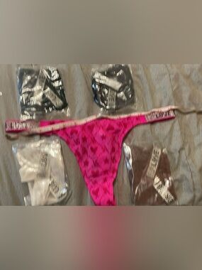 Bundle of 2 XL hot pink, one XL red and one XL white